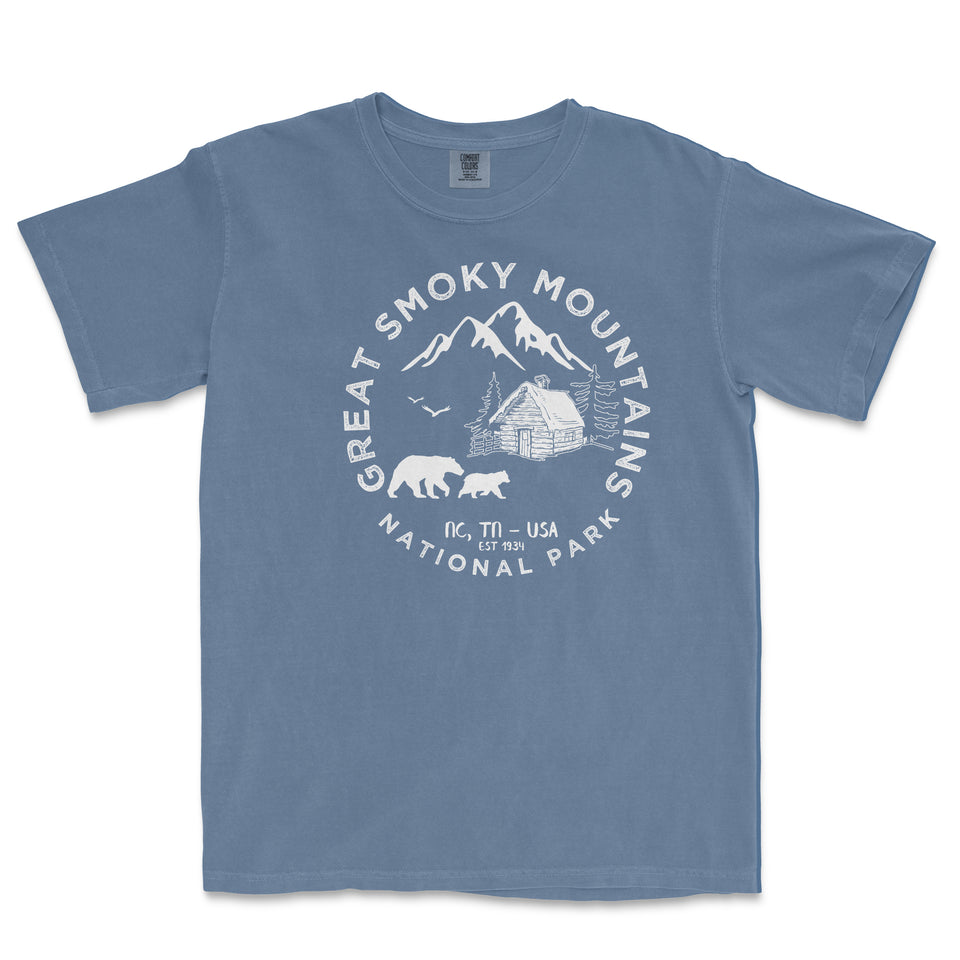 Great Smoky Mountains National Park Comfort Colors T-Shirt – Bears and Cabin